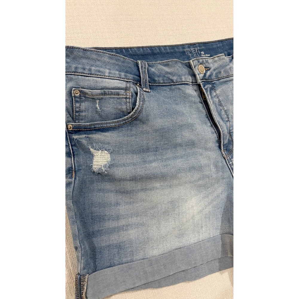 Time and Tru Denim Shorts Womens 16 Blue Good Distressed Mid-Rise Cuffed Hem